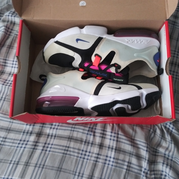 "Brand New" Nike Air Max Infinity - Picture 7 of 7